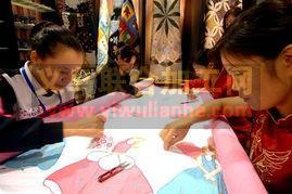 妇女来料加工精品在义乌展洽在义乌国际博览中心举行。